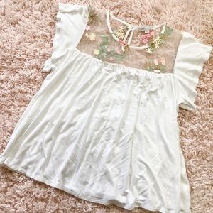 Green Envelope White & Mesh Floral Embroidered Tee